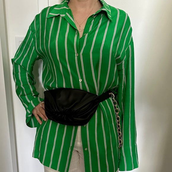 Bottega Veneta Chain Pouch Belt Bag in Black Leather - Picture 14 of 17